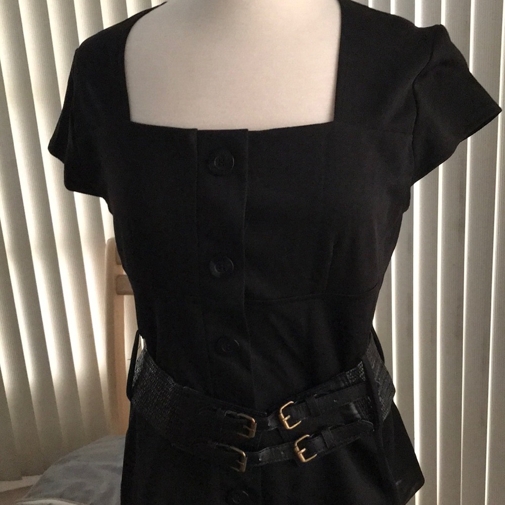 Petite large. New Direction black